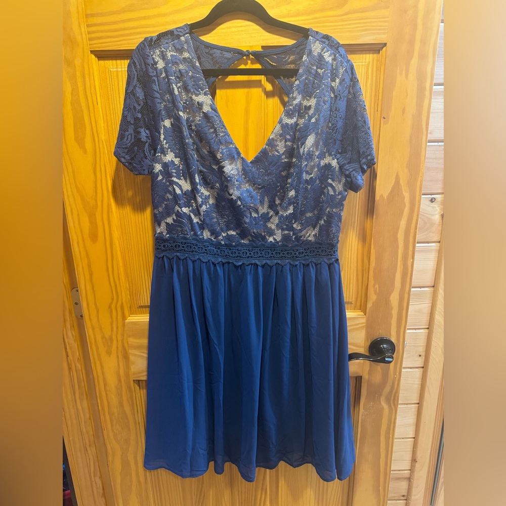 Soieblu Navy and Cream Lace Midi Dress